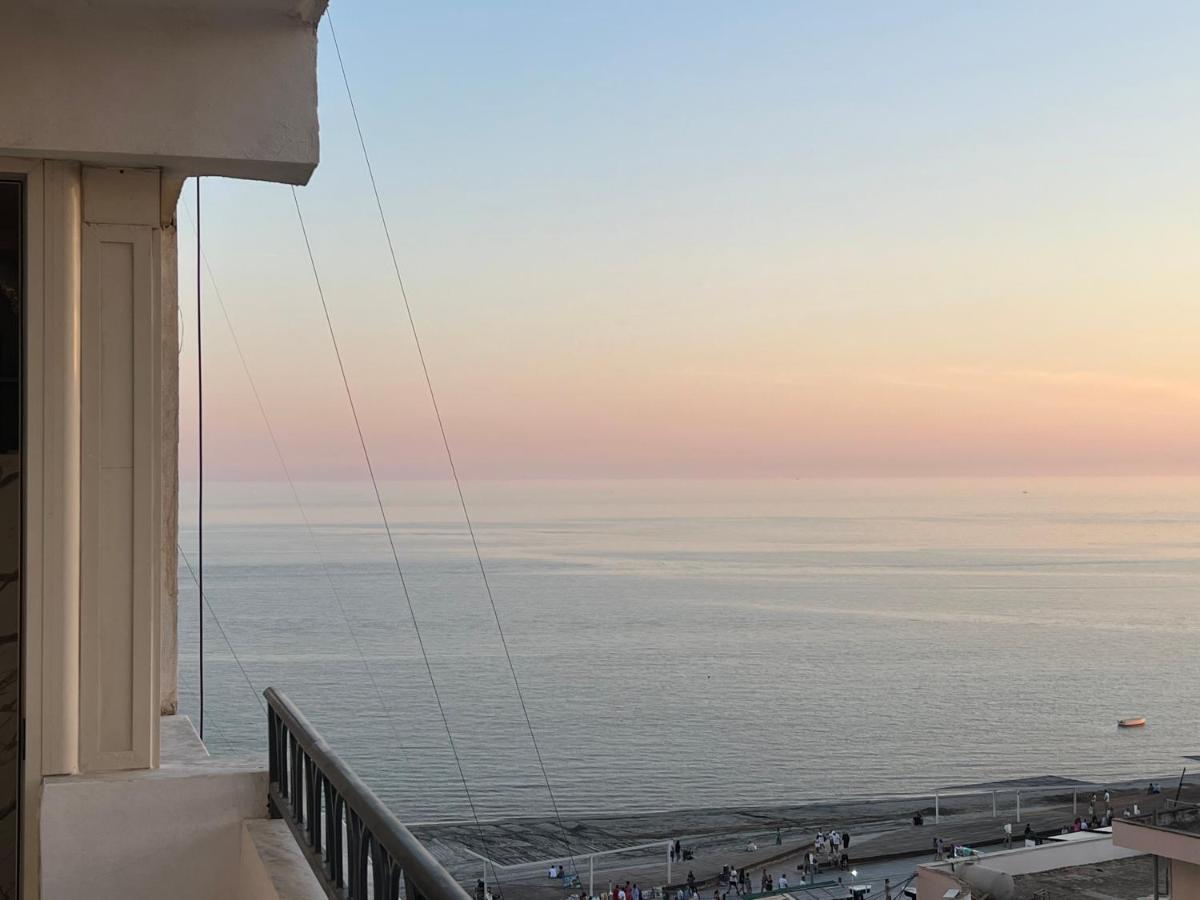 Lungomare Rei'S Apartment Durres Exterior photo